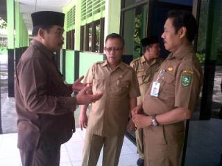 UN Hari ke Dua, Kadisdik Bengkalis Tinjau Beberapa Sekolah